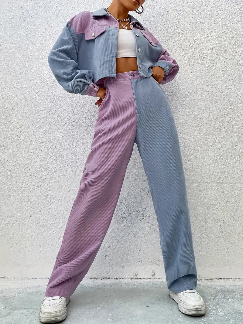 Ensemble colorblock en velours côtelé - Veste courte et pantalon à taille haute.