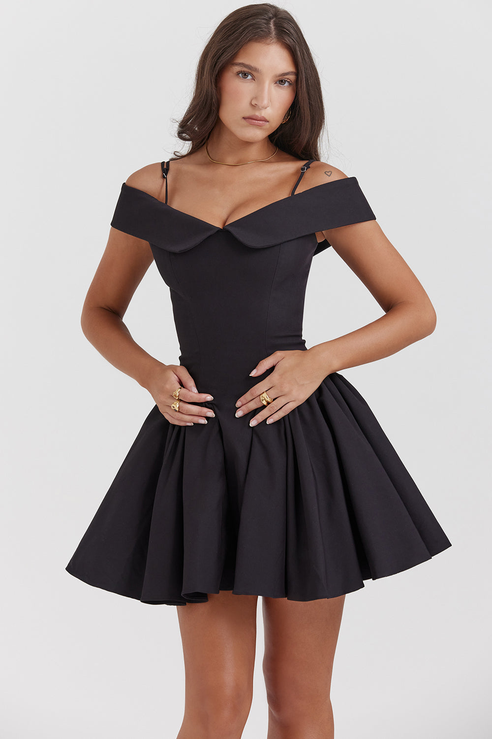 Robe mini Clara avec corset et col épaules dénudées