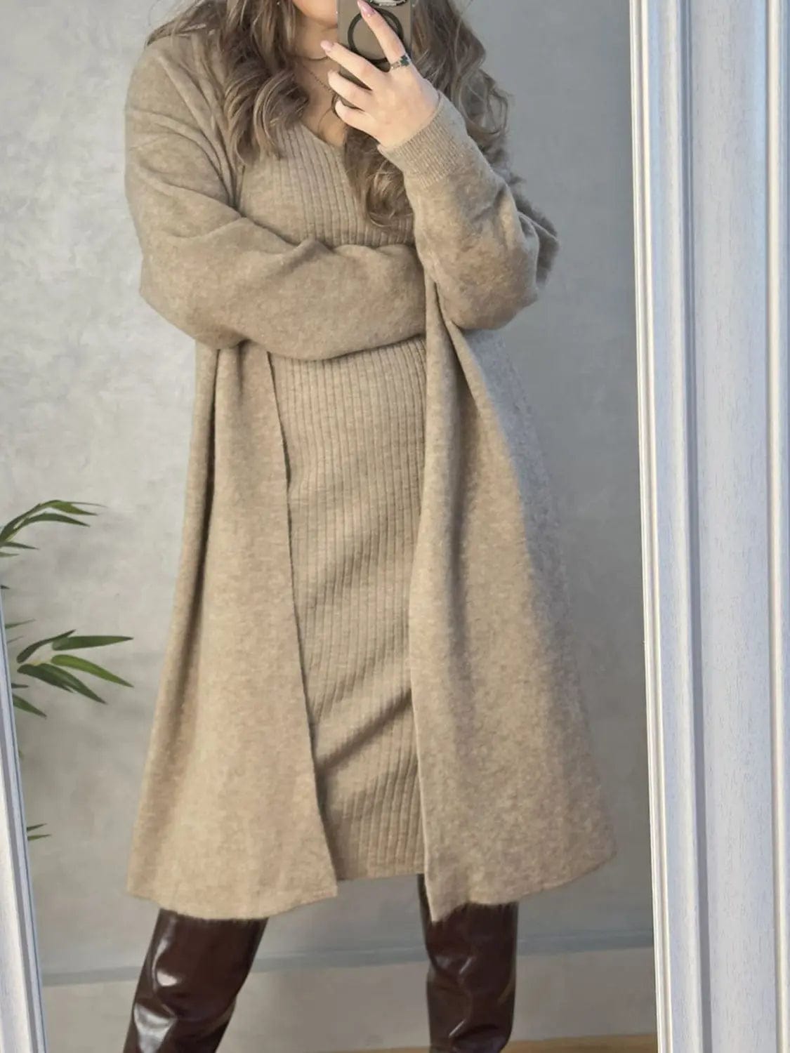Ensemble robe pull sans manches et cardigan – Confort élégant pour l’automne & hiver Beige Foncé / Taille Unique (S-M-L-XL) MAX FOR ME