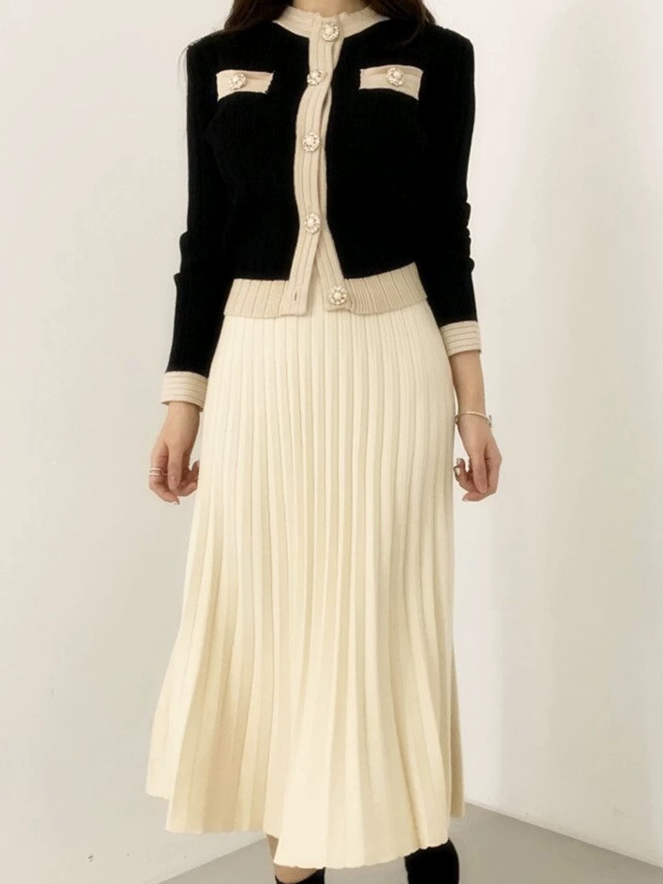 Ensemble tricot femme détail boutons dorés maille premium MAX FOR ME