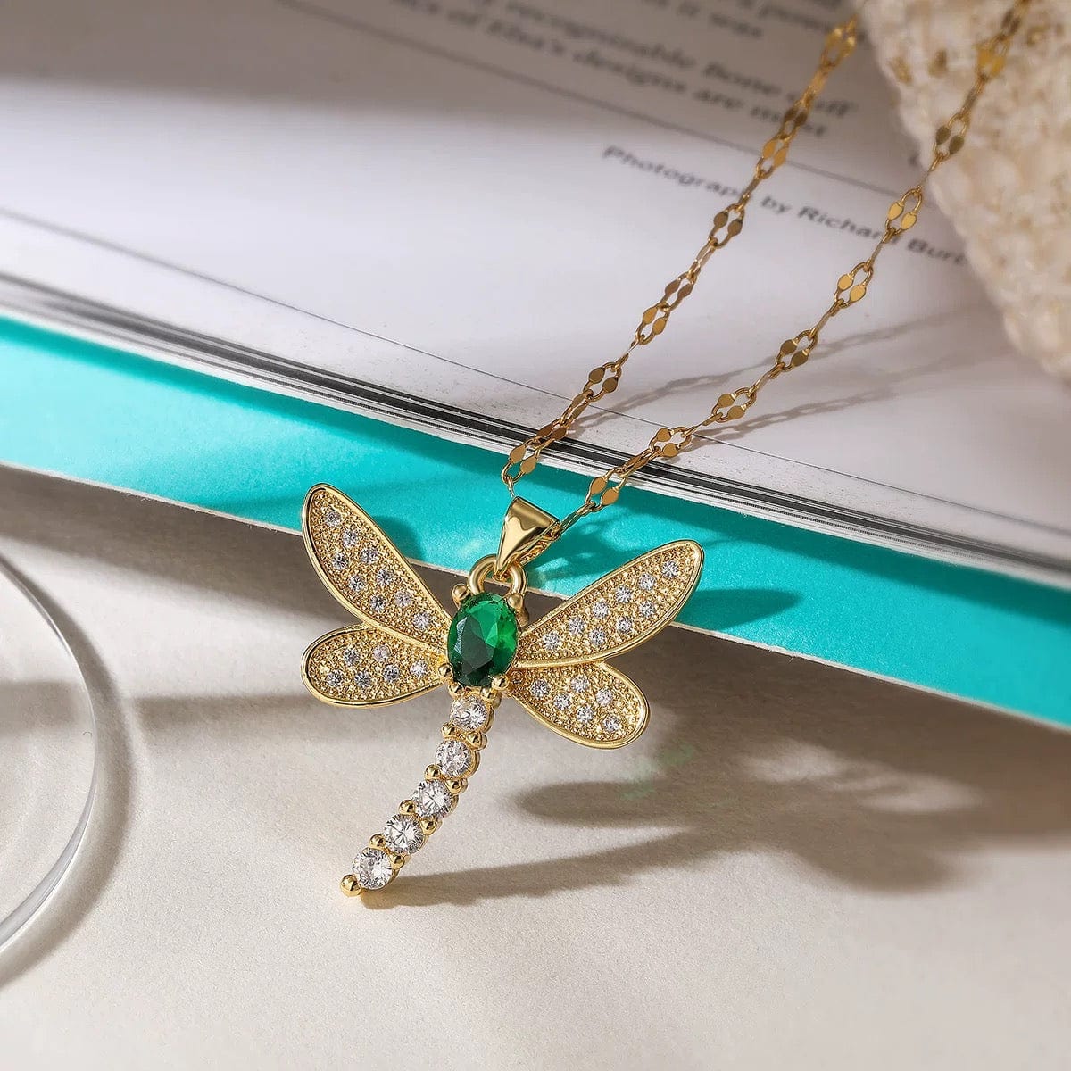 Lot de 2 colliers pendentifs libellule dorés 18K – chaînes fines et détails scintillants Or MAX for ME