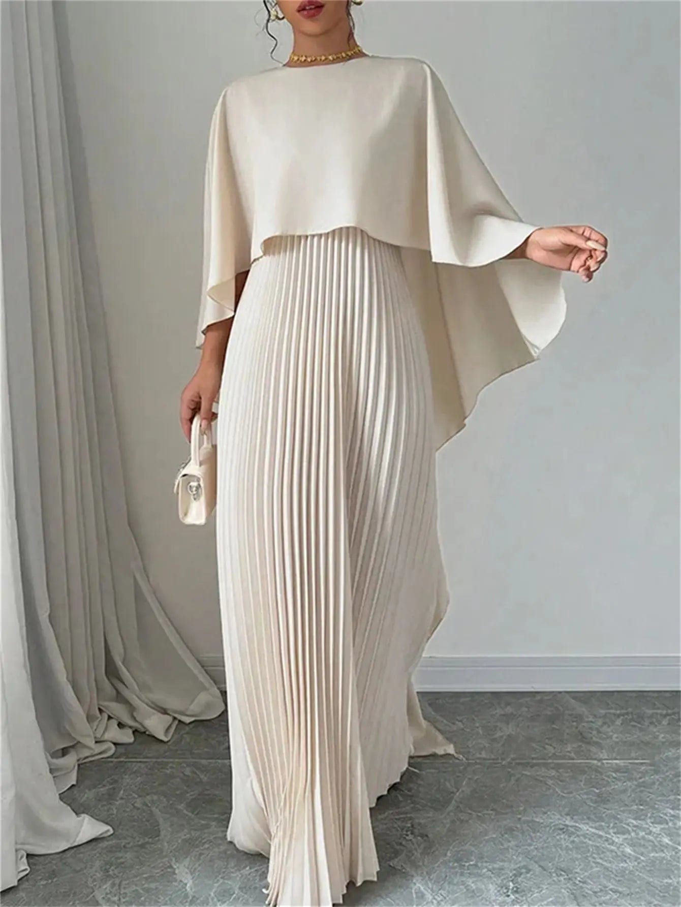 Robe Blanche Plissée à Empiècement Voile – Élégance Pure et Intemporelle MAX for ME