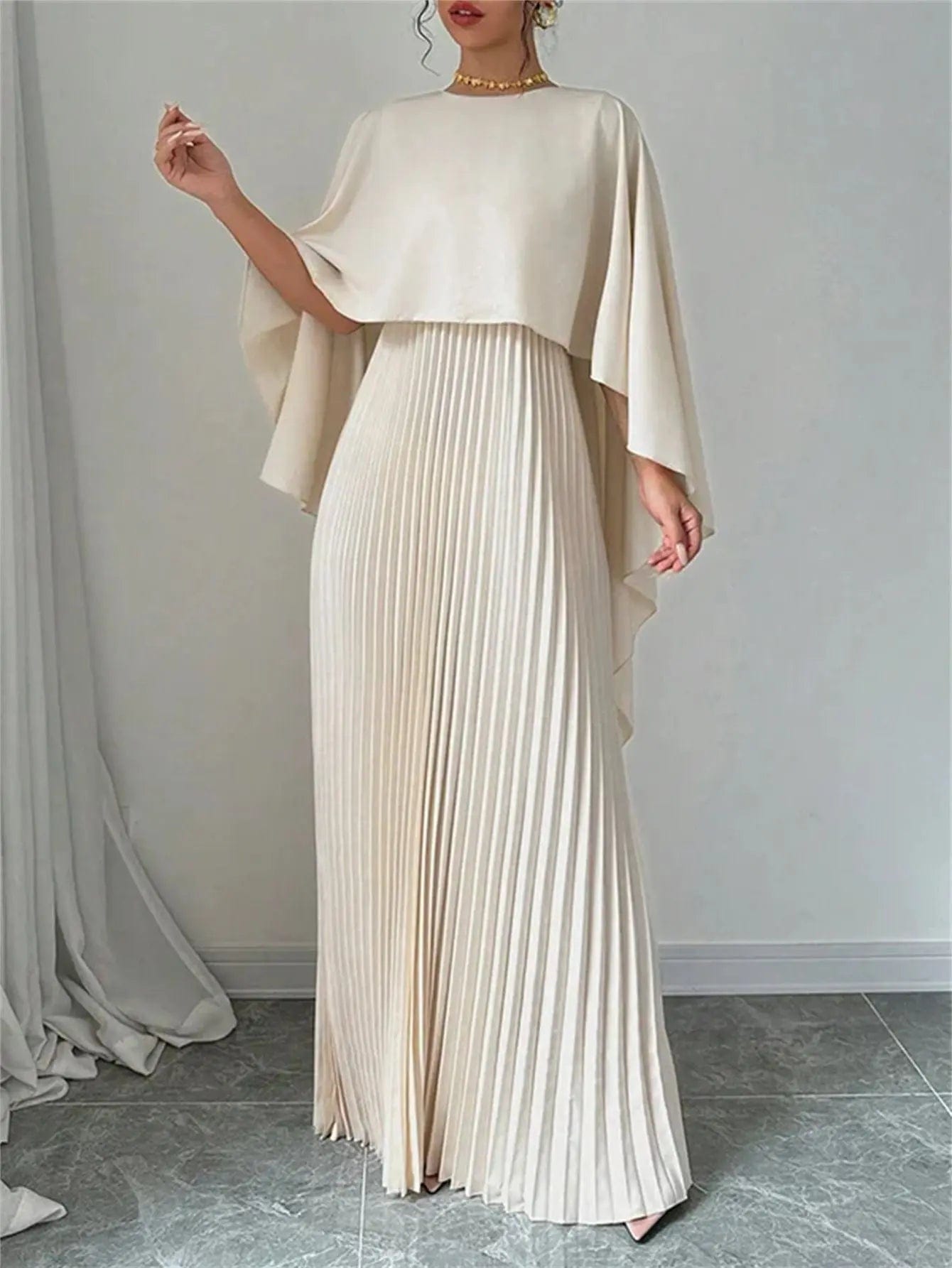Robe Blanche Plissée à Empiècement Voile – Élégance Pure et Intemporelle MAX for ME