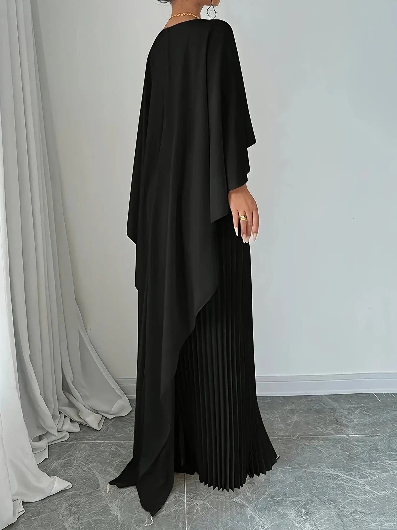 Robe Blanche Plissée à Empiècement Voile – Élégance Pure et Intemporelle MAX for ME