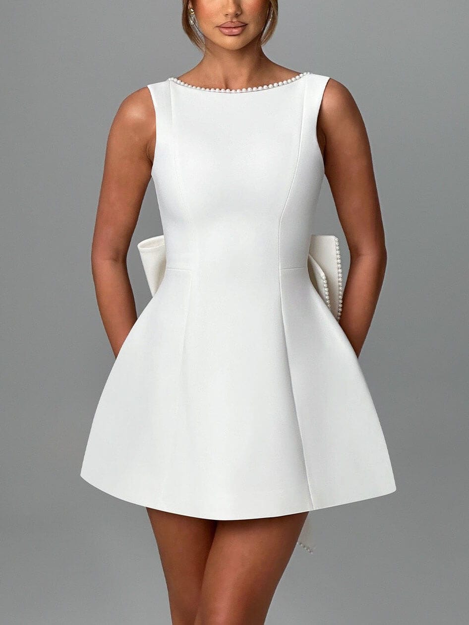 Robe Courte Ajustée avec Noeud et Perles – Décolleté Carré et Dos Boutonné Blanc / S MAX for ME