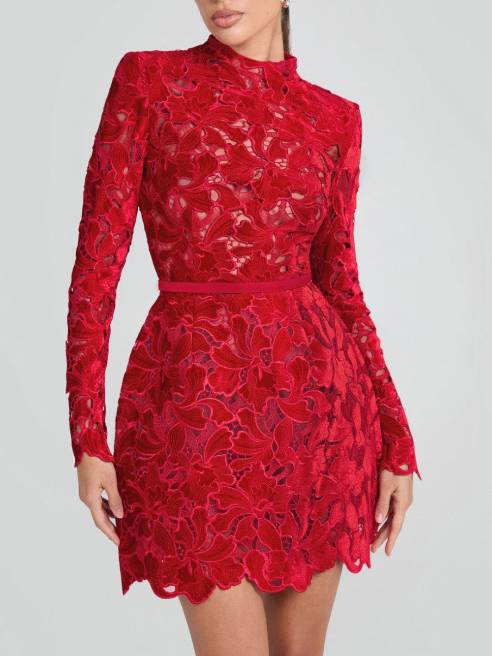Robe Courte en Dentelle Fleurie Intense – Manches Longues, Rouge ou Noir MAX for ME