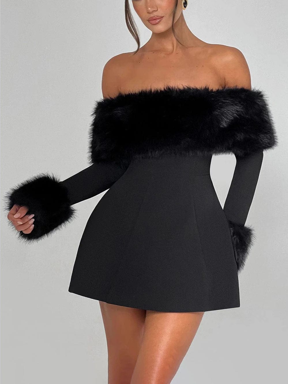 Robe Courte Évasée avec Encolure Fausse Fourrure – Style Chic et Douillet MAX for ME
