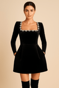 Robe Courte Noire Tweed Chic – Col Bijou et Poches Perlées MAX for ME