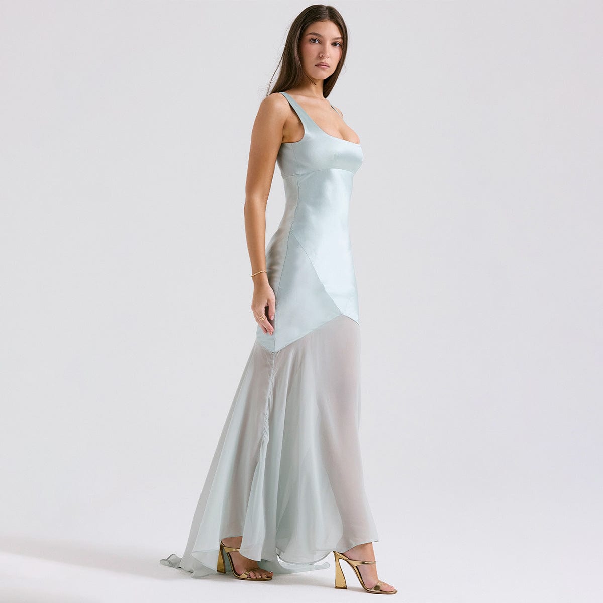 Robe Longue Satinée en Mousseline – Fluidité Élégante et Légèreté MAX FOR ME