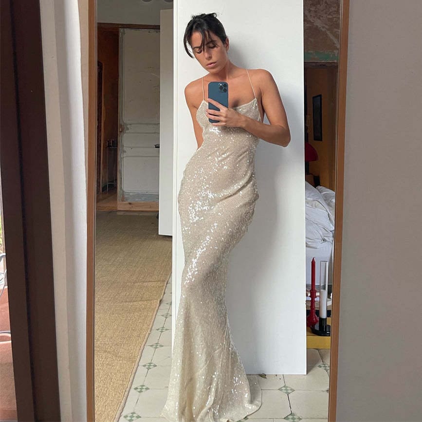Robe Longue Siempre Satin et Sequins – Finition Artisanale et Effet Lumière MAX for ME