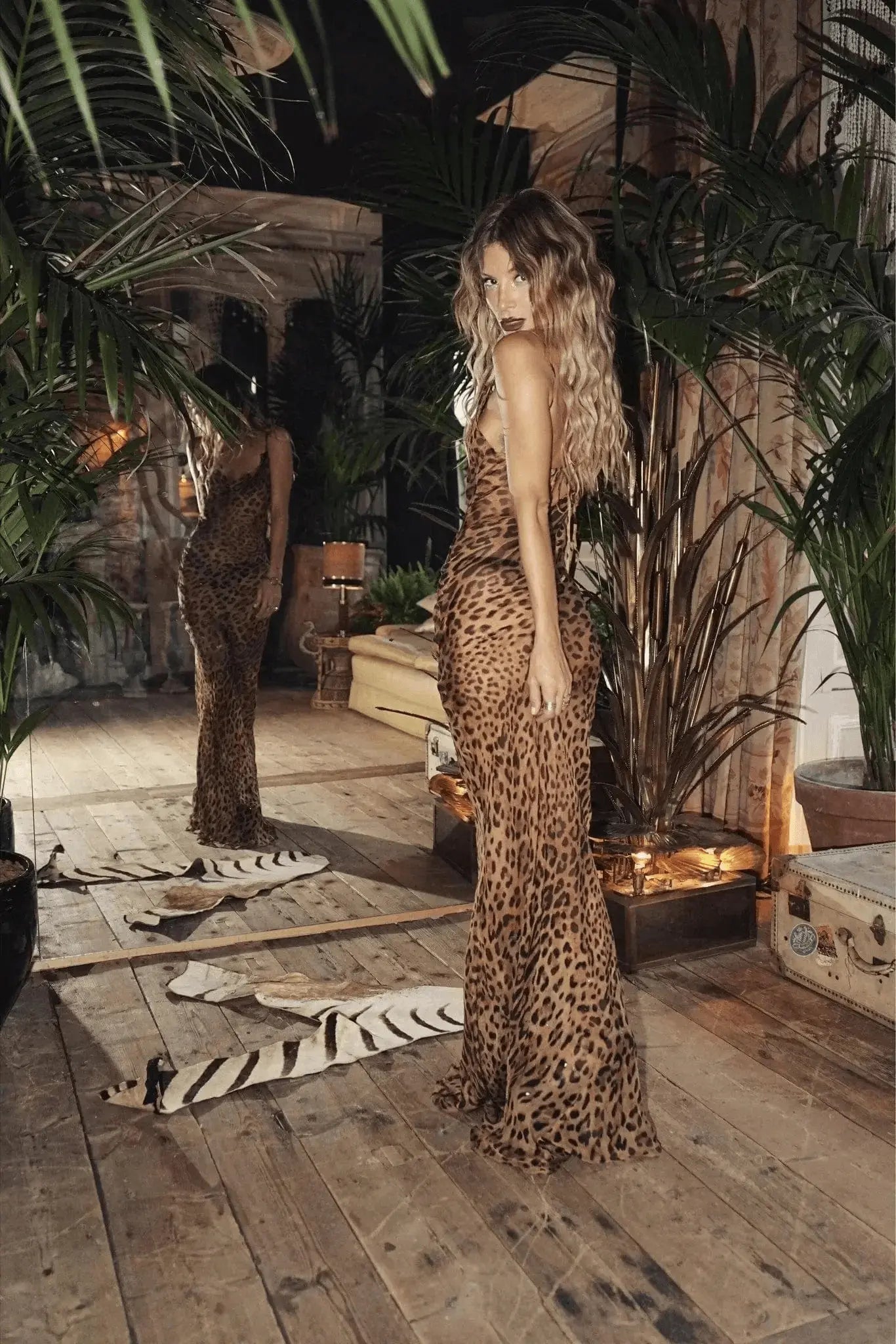Robe longue transparente Serena en satin et chiffon avec traîne MAX for ME