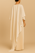 Robe longue verte à cape fluide et bas plissé – élégance structurée pour cérémonie MAX FOR ME