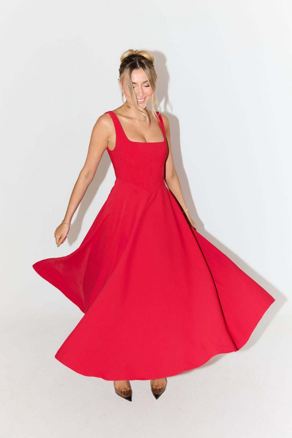 Robe mi-longue à bretelles ajustables – élégance fluide pour été chic Rouge / XS MAX FOR ME