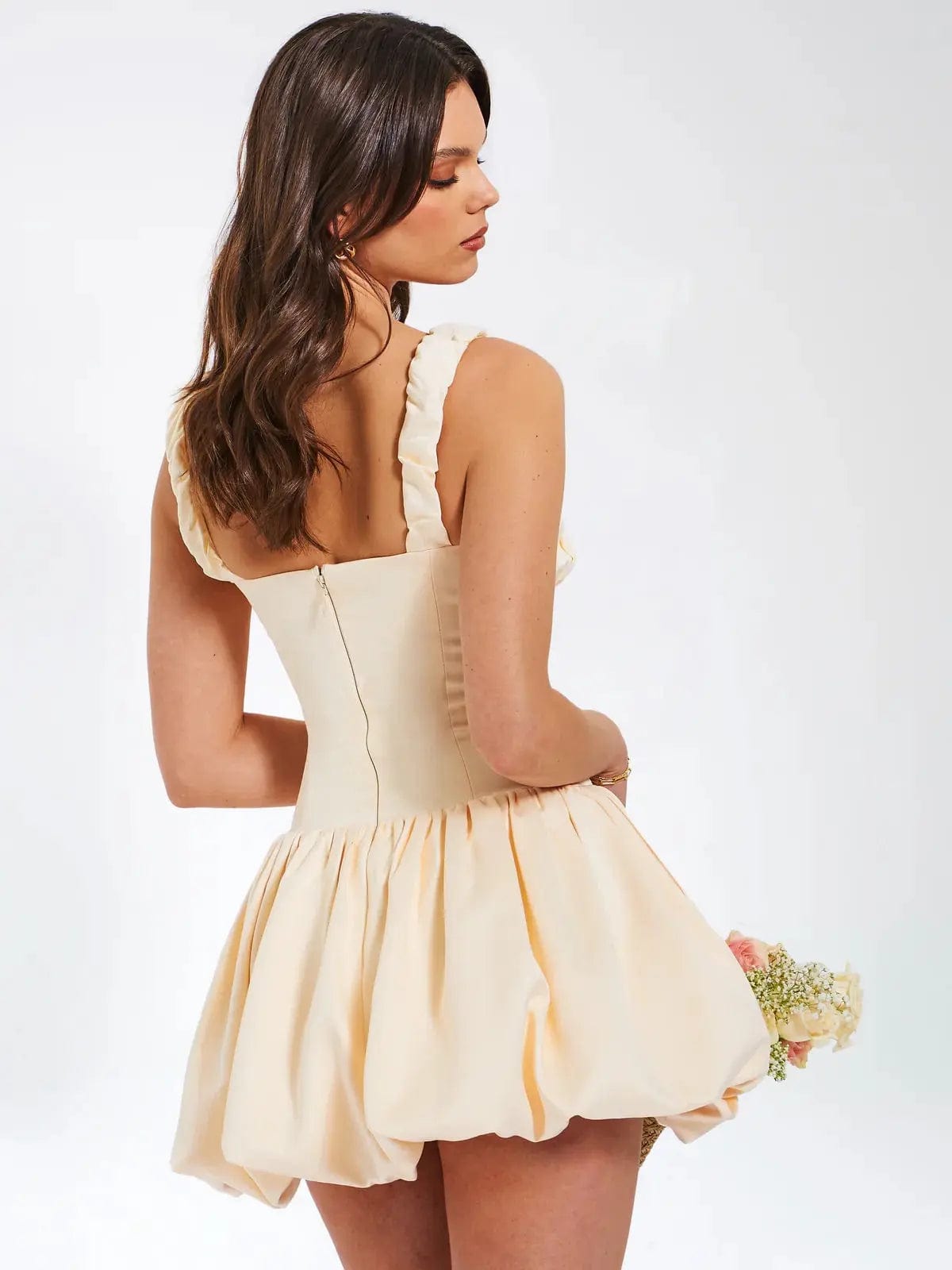 MAX for ME Robe Mini avec Détail Froncé et Silhouette Féminine