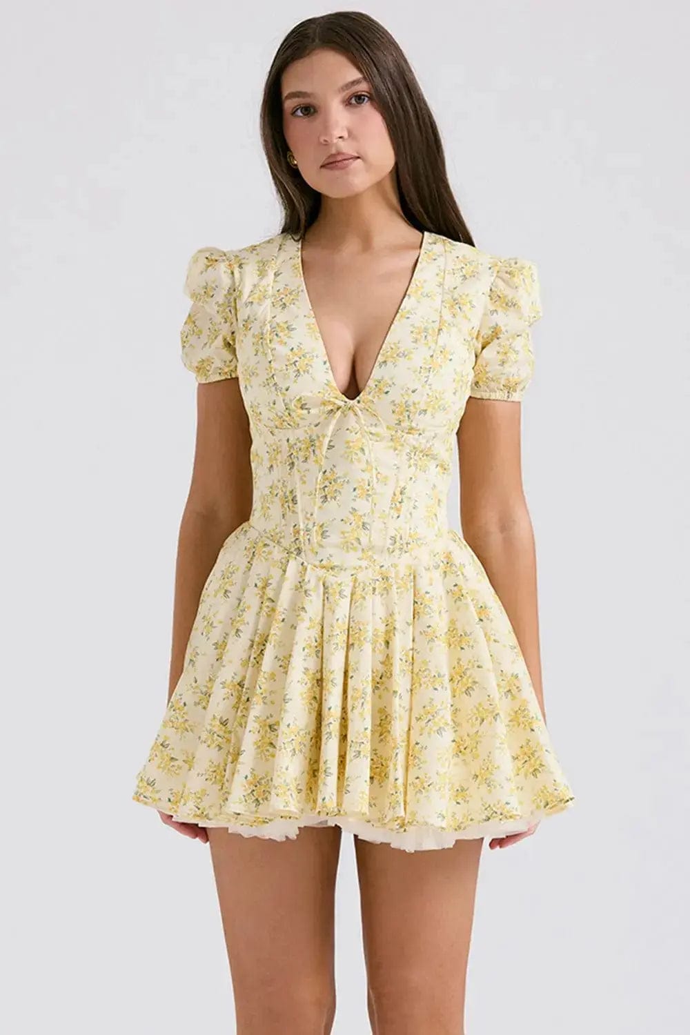 Robe mini florale avec corsage ajusté et jupe plissée Jaune clair / XS MAX for ME