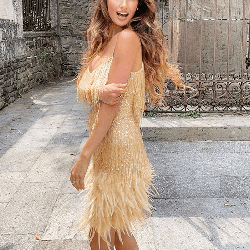 Mini Robe à Paillettes et Plumes Brillance et Glamour 