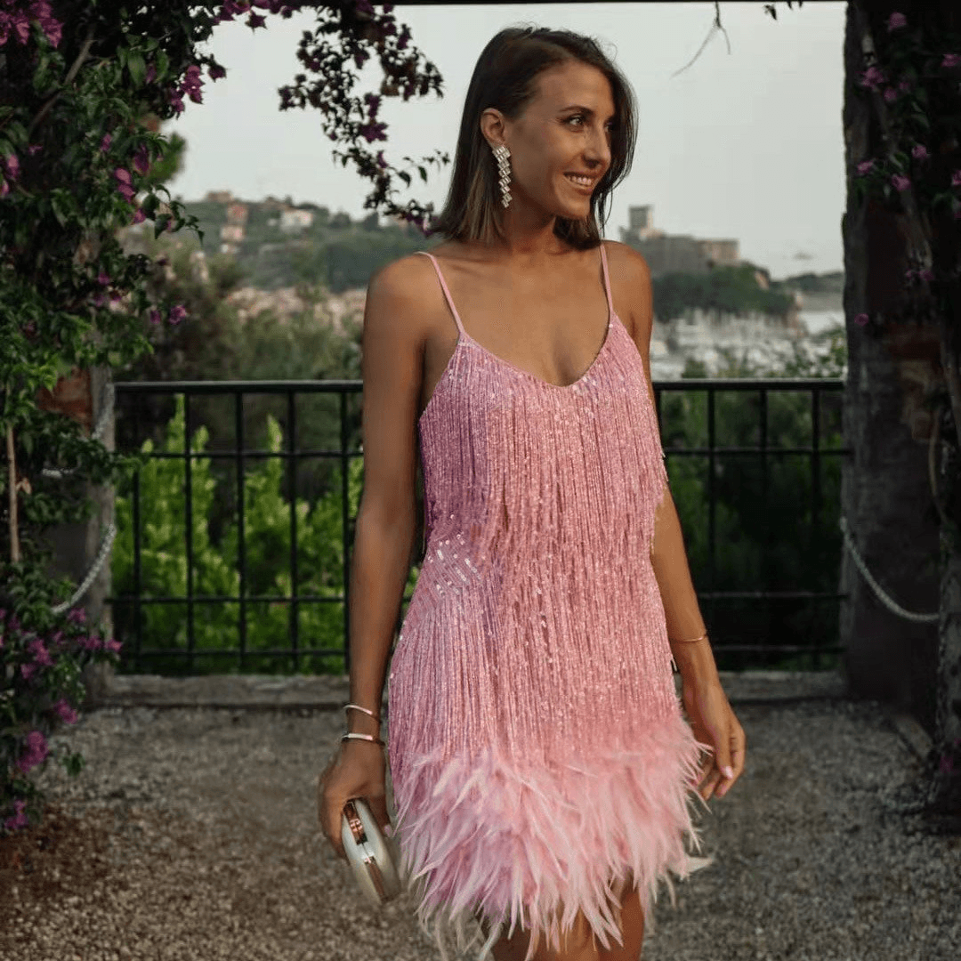 Mini Robe à Paillettes et Plumes Brillance et Glamour 