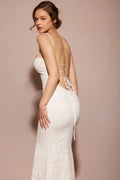 MAX for ME robes Robe longue Adriana en dentelle semi-transparente avec dos ouvert