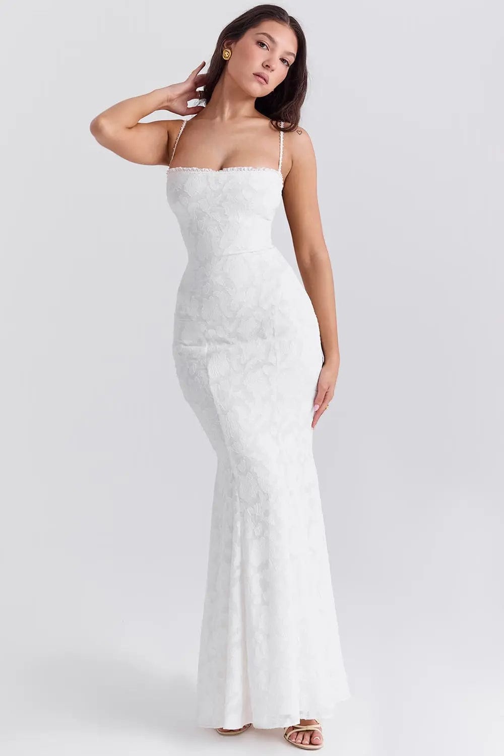 MAX for ME robes Robe longue Adriana en dentelle semi-transparente avec dos ouvert