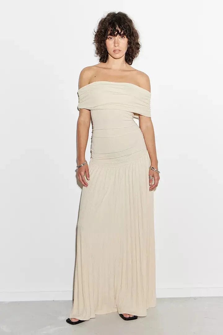 MAX for ME robes Robe longue Mila avec coupe épaules dénudées et maille ajourée