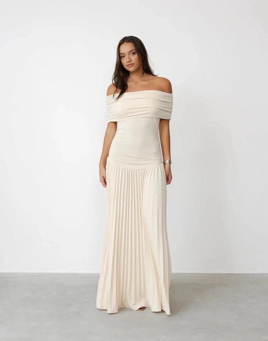 MAX for ME robes Robe longue Mila avec coupe épaules dénudées et maille ajourée