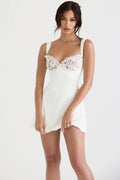 MAX for ME robes Argent / S Robe mini Juliette en satin avec bonnets en dentelle – Sensualité et douceur