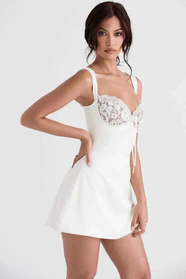 MAX for ME robes Robe mini Juliette en satin avec bonnets en dentelle – Sensualité et douceur