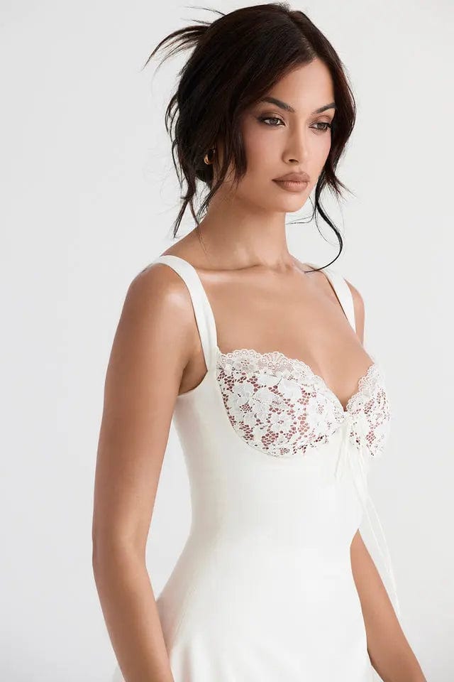 MAX for ME robes Robe mini Juliette en satin avec bonnets en dentelle – Sensualité et douceur