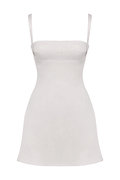 Robe mini Lila en satin duchesse avec ourlet évasé 