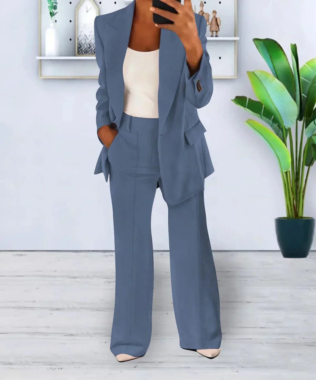 Tailleur pantalon sur mesure pour femme : blazer droit et pantalon large taille haute Bleu clair / S MAX FOR ME