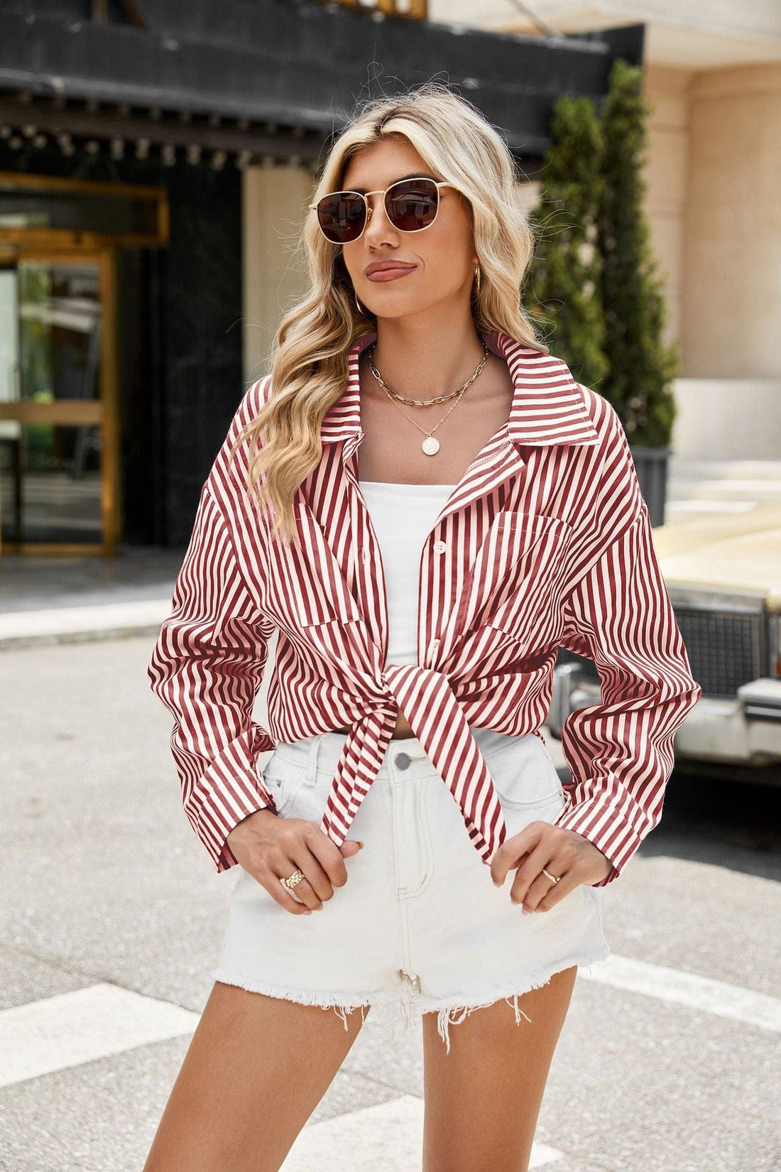 Top rayé chic – Décolleté ajusté à boutons et style rétro estival MAX FOR ME