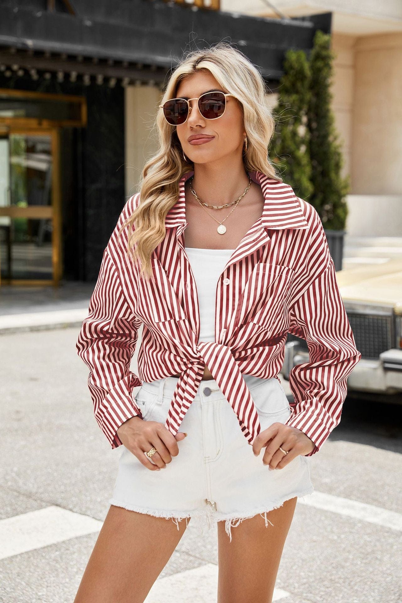 Top rayé chic – Décolleté ajusté à boutons et style rétro estival MAX FOR ME