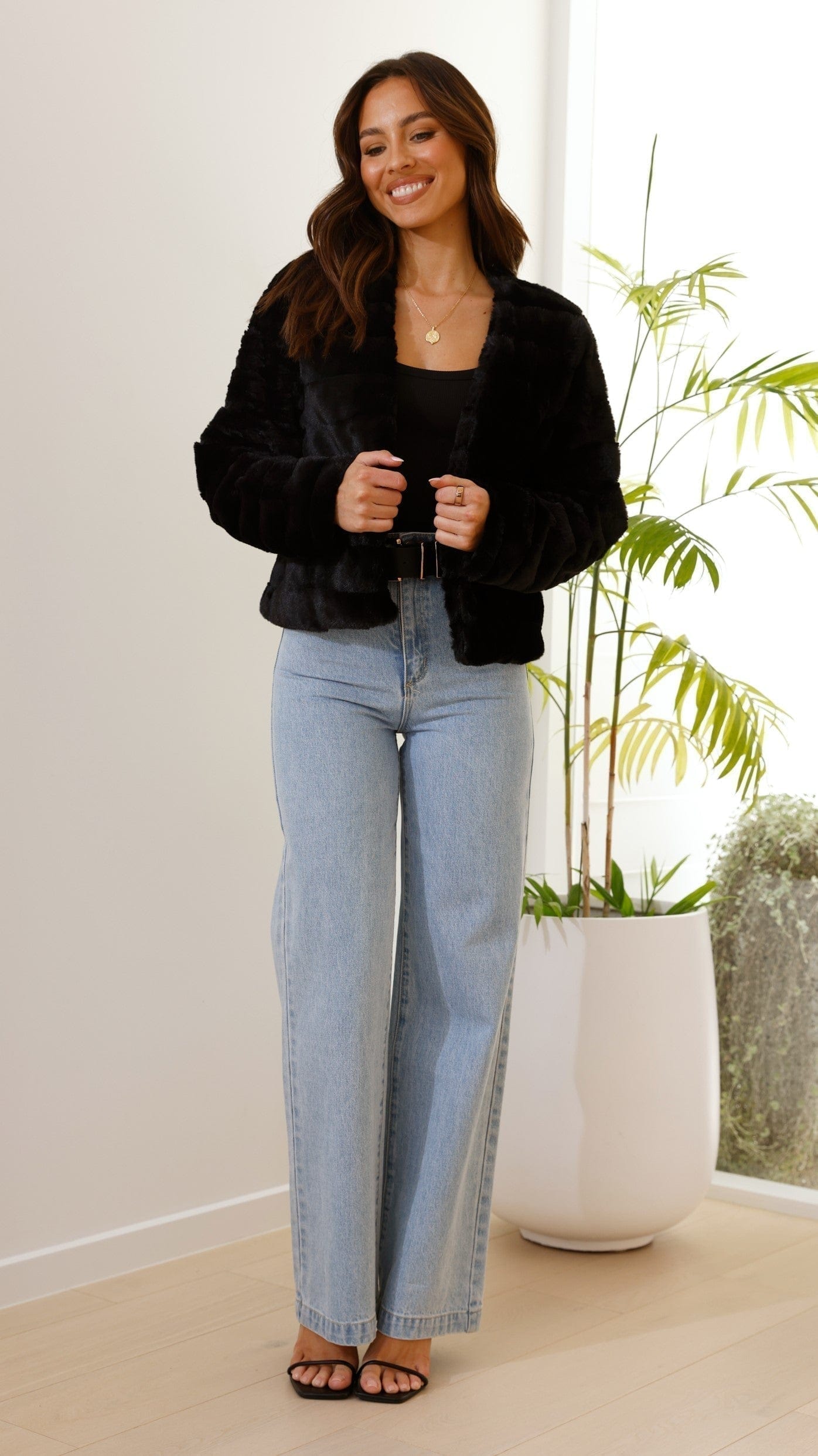 Veste courte pour femme – Fausse fourrure – Matelassé – Devant ouvert – Coupe structurée – Texture pelucheuse MAX FOR ME