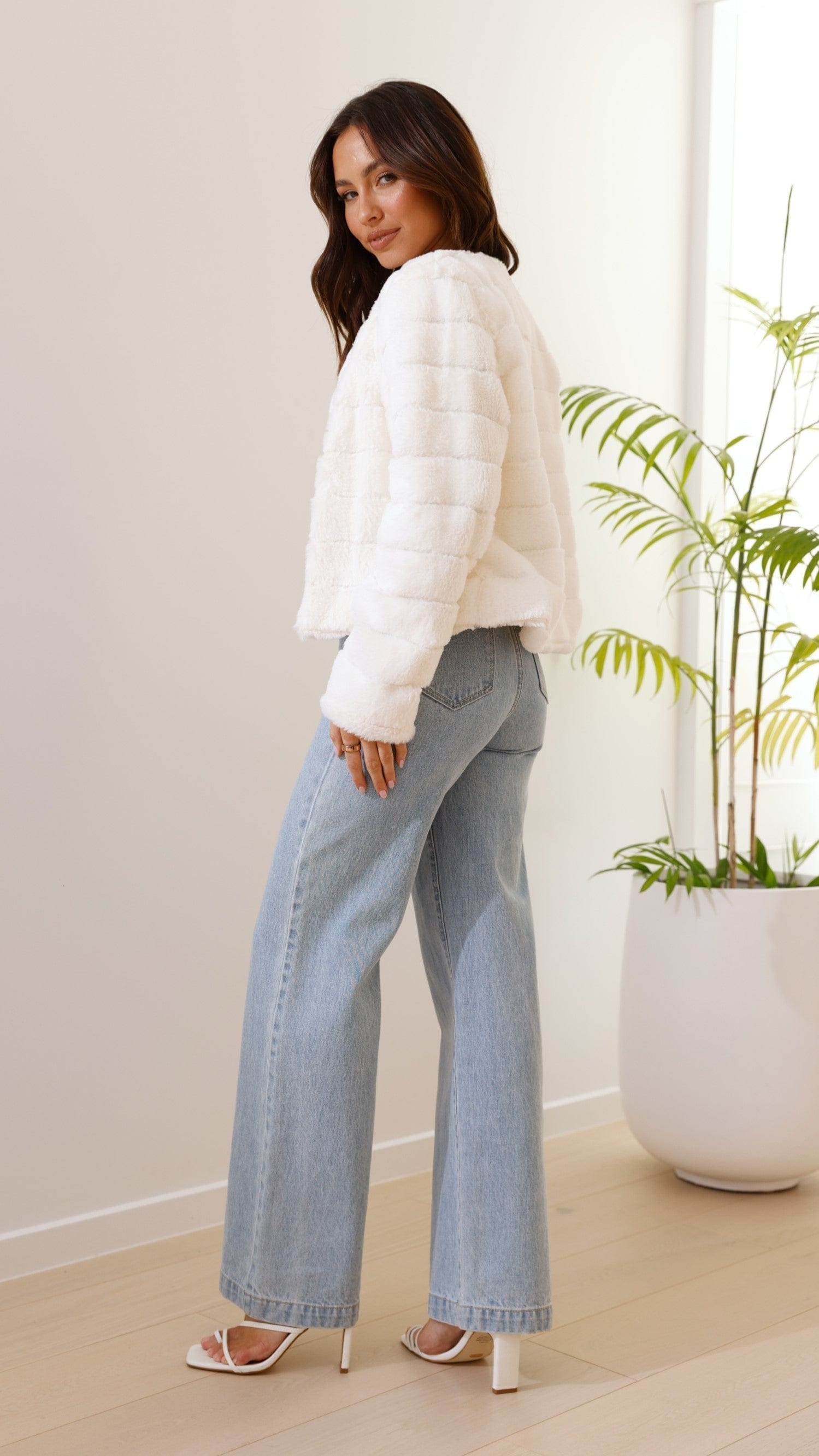 Veste courte pour femme – Fausse fourrure – Matelassé – Devant ouvert – Coupe structurée – Texture pelucheuse MAX FOR ME