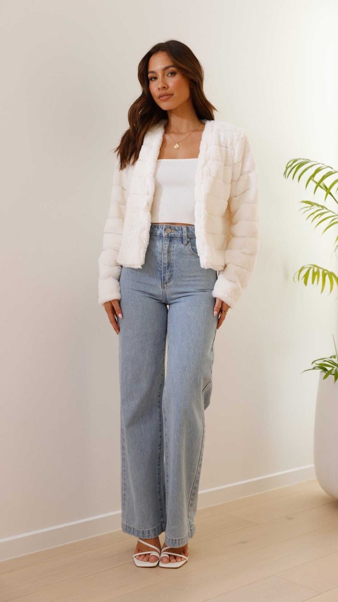 Veste courte pour femme – Fausse fourrure – Matelassé – Devant ouvert – Coupe structurée – Texture pelucheuse Blanc / S MAX FOR ME