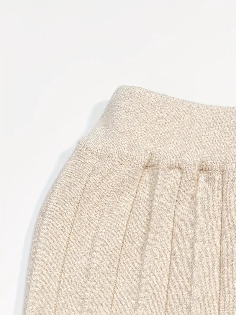 Veste tricot courte boutons dorés sophistication moderne MAX FOR ME